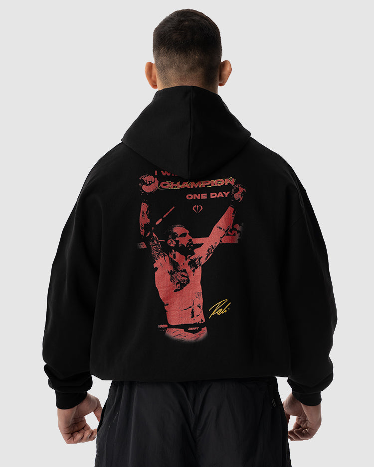Aleksandar Rakic trägt das schwarze JUST DSRPT Premium Champion Hoodie