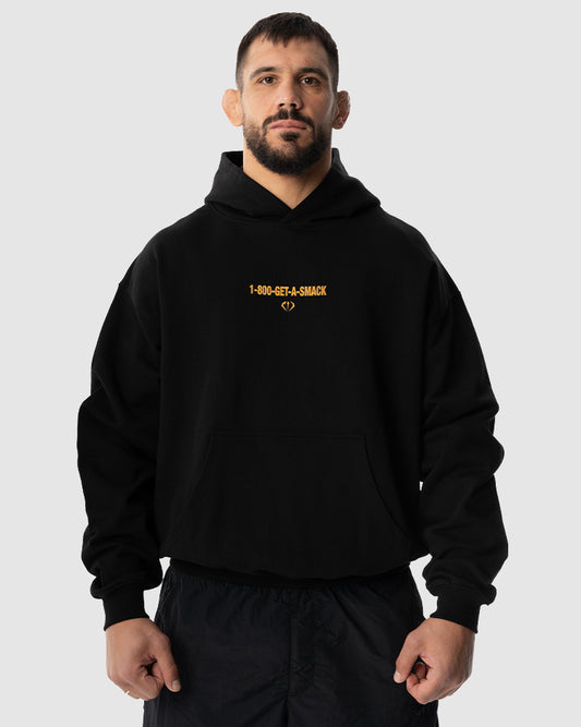 Aleksandar Rakic trägt das schwarze JUST DSRPT Premium Smack Hoodie