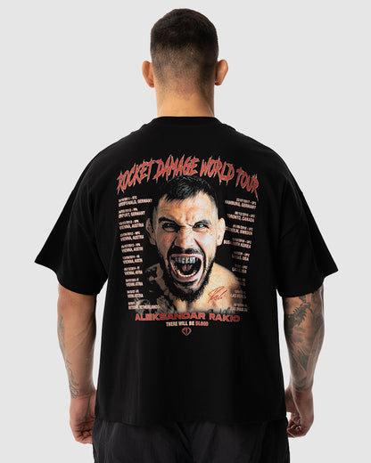 Aleksandar Rakic trägt das schwarze JUST DSRPT Premium World Tour Shirt
