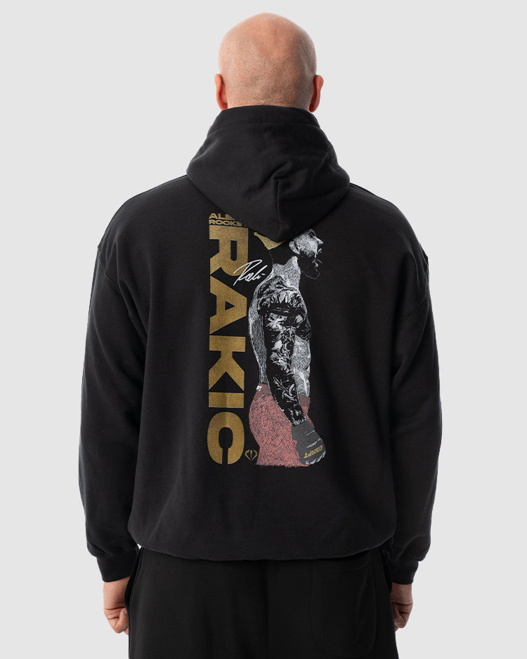 Aleksandar Rakic trägt das schwarze JUST DSRPT Standard King Hoodie