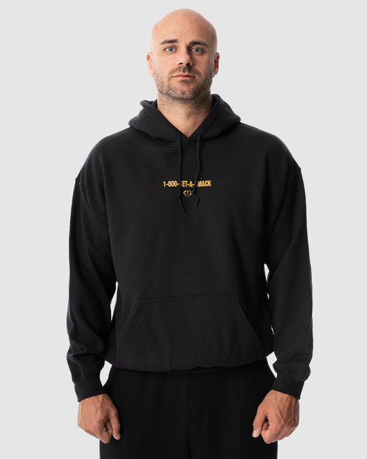 Aleksandar Rakic trägt das schwarze JUST DSRPT Standard Smack Hoodie