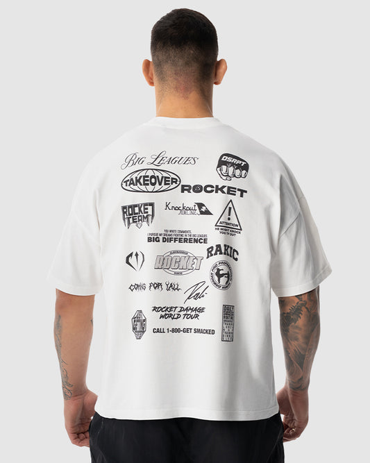 Aleksandar Rakic trägt das weiße JUST DSRPT Premium Patches Shirt